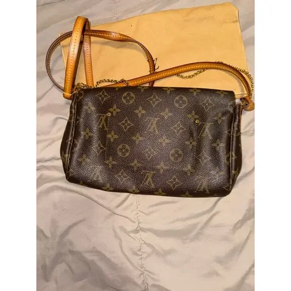 Louis Vuitton Favorite MM Monogram Crossbody bag - Picture 7 of 10